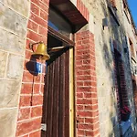 Bed and Breakfast Feel At In Warre, 2*