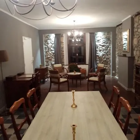 Feel At In Warre, B&B 2*