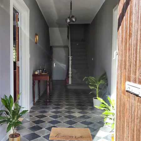 Feel At In Warre, B&B