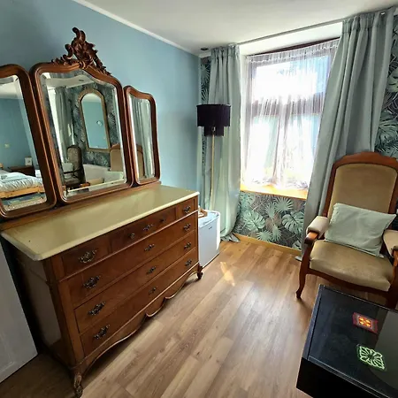 Bed & Breakfast Feel At In Warre, 2*